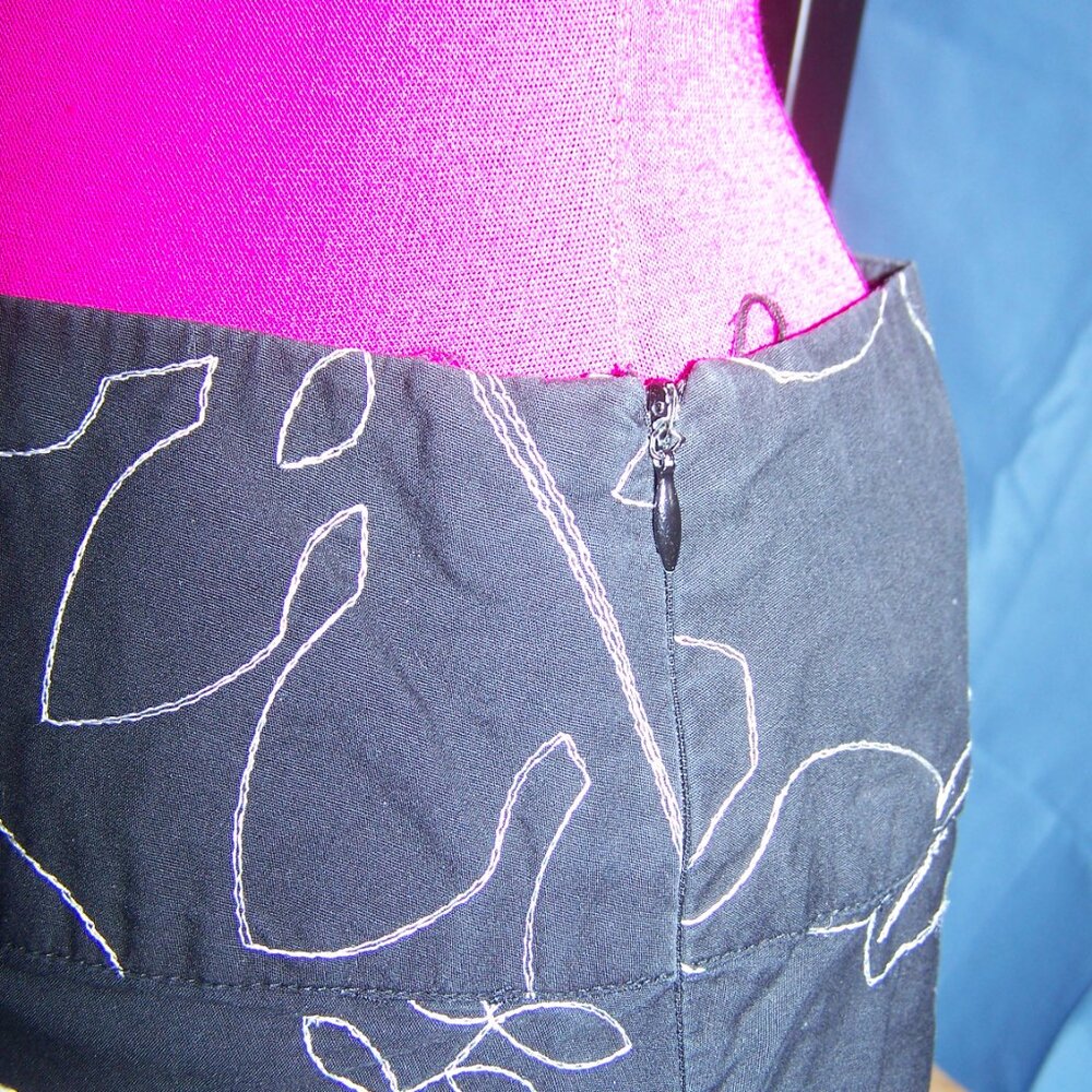**Last Chance Item** Sunny Leigh Petites A-Line Embroidered Skirt Sz 14P - Picture 4 of 5